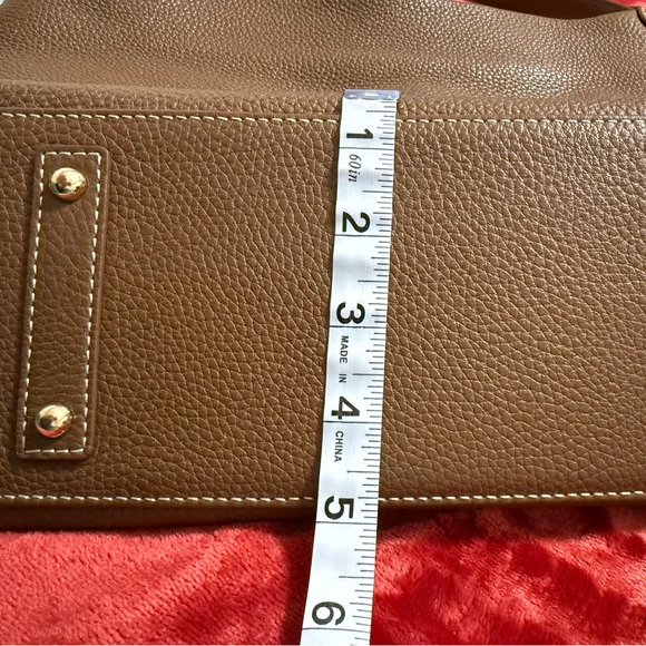 NWOT, Dooney & Bourke Logo Lock Shoulder Bag - Picture 15 of 16